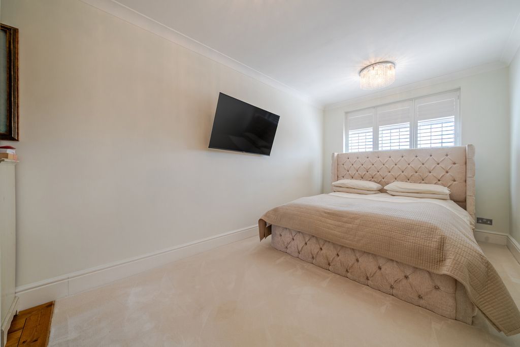 Additional image 17 of 4 bed semi-detached house for salePenhill Road, Bexley, Kent DA5