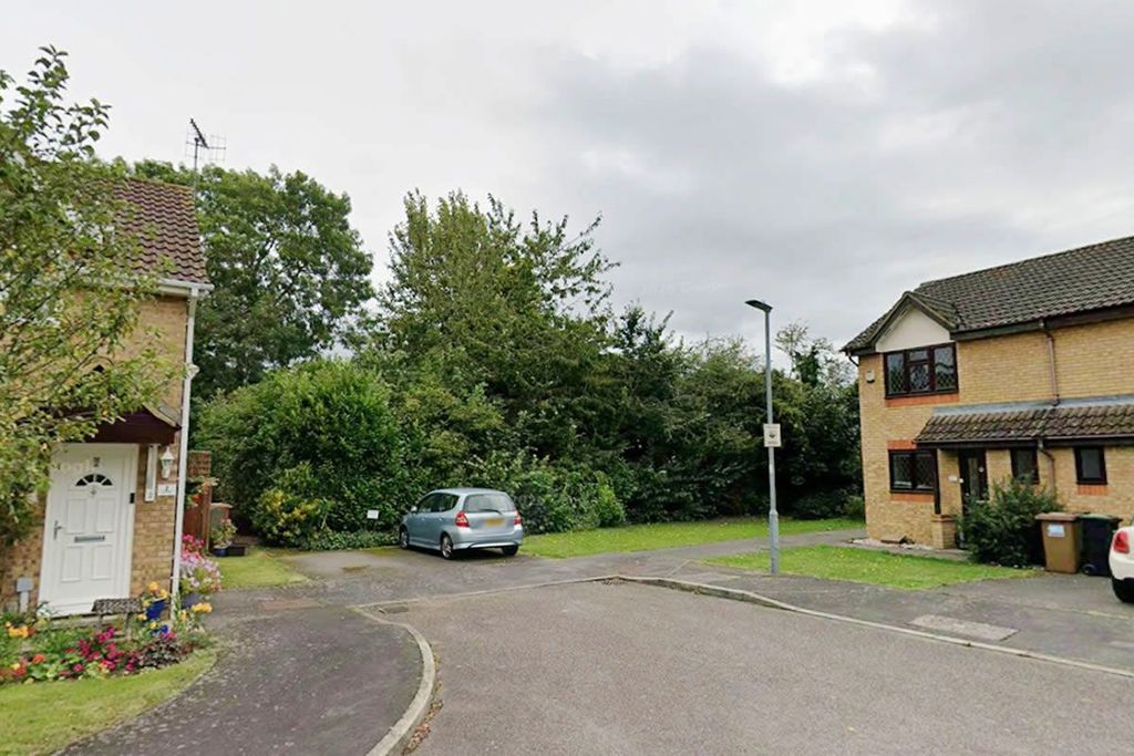 Land for saleLand At, Hill Farm Avenue, Abbots Langley, Watford WD50Dg WD5