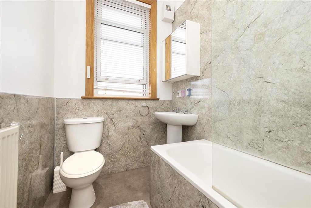 Additional image 15 of 3 bed flat for sale13 Park Crescent, Edinburgh EH16