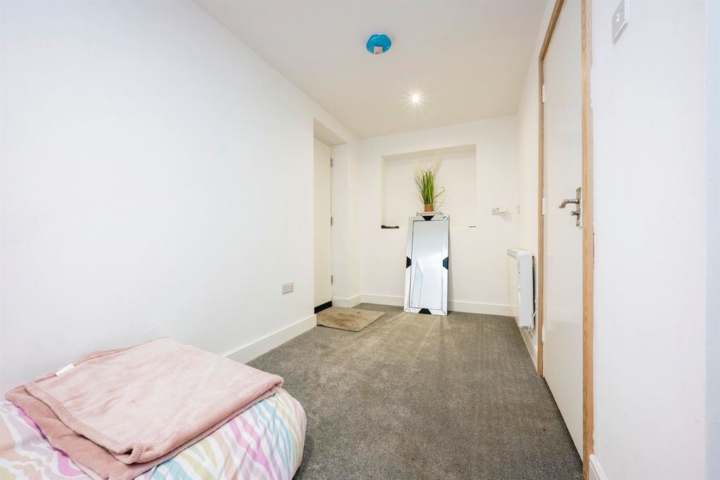 Additional image 14 of 3 bed flat for saleAshburnham Road, Bedford MK40
