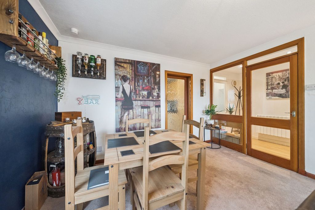 Additional image 9 of 2 bed flat for sale4 Lomond Court, Helensburgh G84