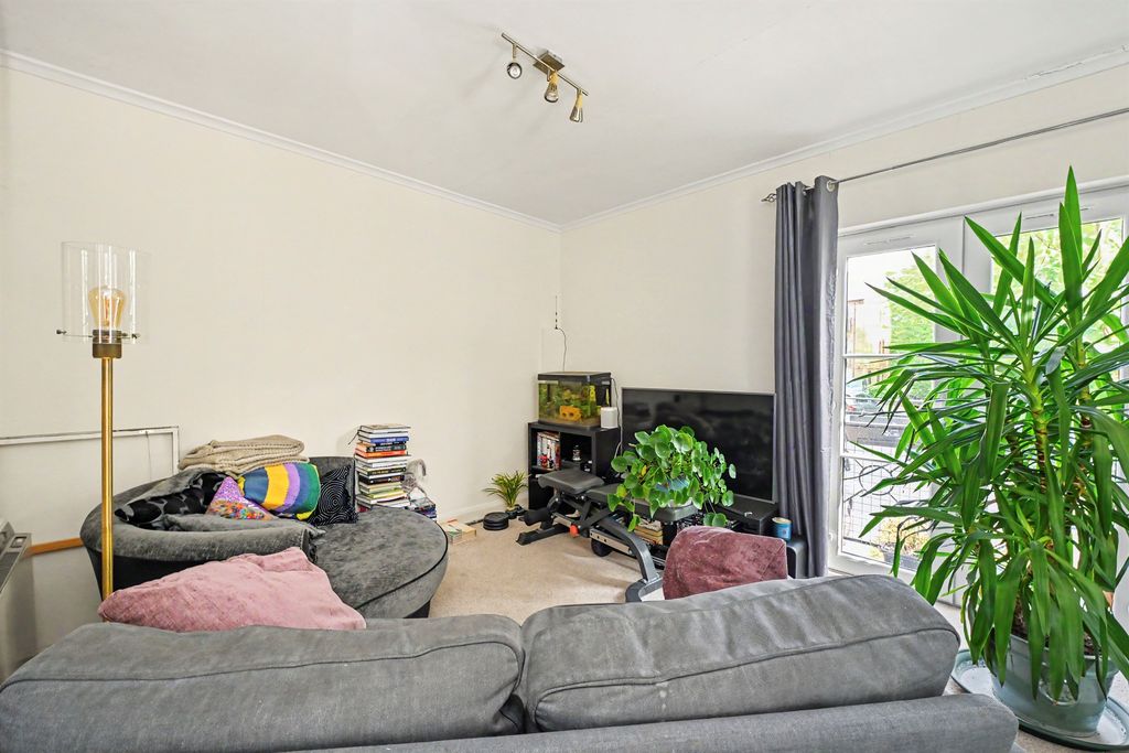 Additional image 3 of 2 bed flat for saleRavens Lane, Berkhamsted HP4