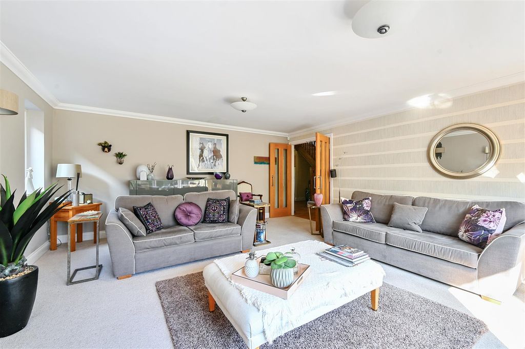 Additional image 15 of 4 bed detached house for saleClavering Walk, Cooden, Bexhill-On-Sea TN39