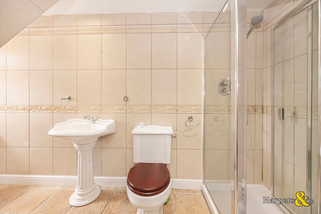 Additional image 13 of 5 bed detached bungalow for saleBaldwyns Park, Bexley DA5