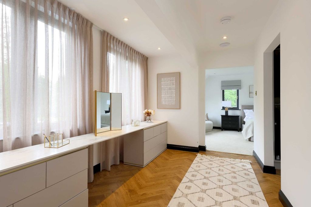 Additional image 14 of 6 bed detached house for salePenn Road, Knotty Green, Beaconsfield, Buckinghamshire HP9