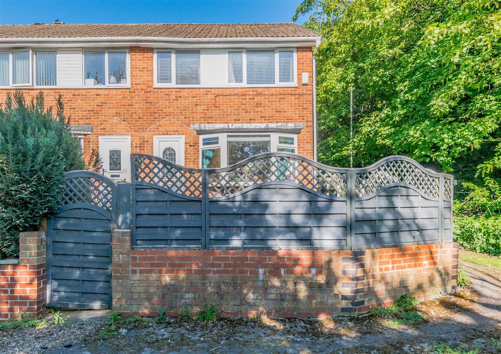 Additional image 20 of 3 bed town house for saleCliffe Park Drive, Wortley, Leeds LS12