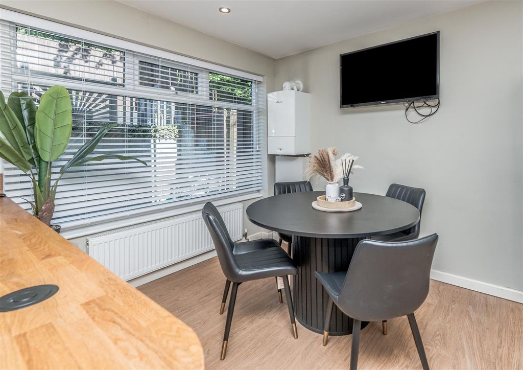 Additional image 5 of 3 bed town house for saleCliffe Park Drive, Wortley, Leeds LS12