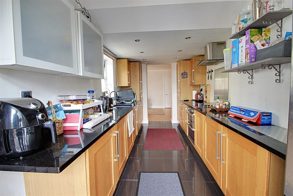 Additional image 15 of 4 bed property for saleAdrian Road, Abbots Langley WD5