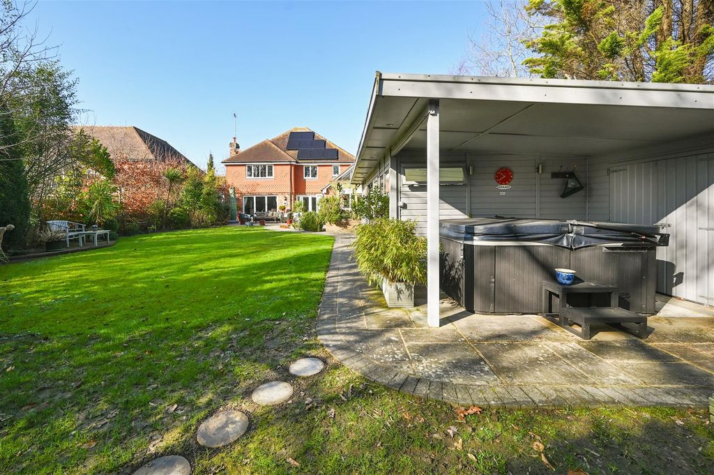 Additional image 37 of 4 bed detached house for saleClavering Walk, Cooden, Bexhill-On-Sea TN39
