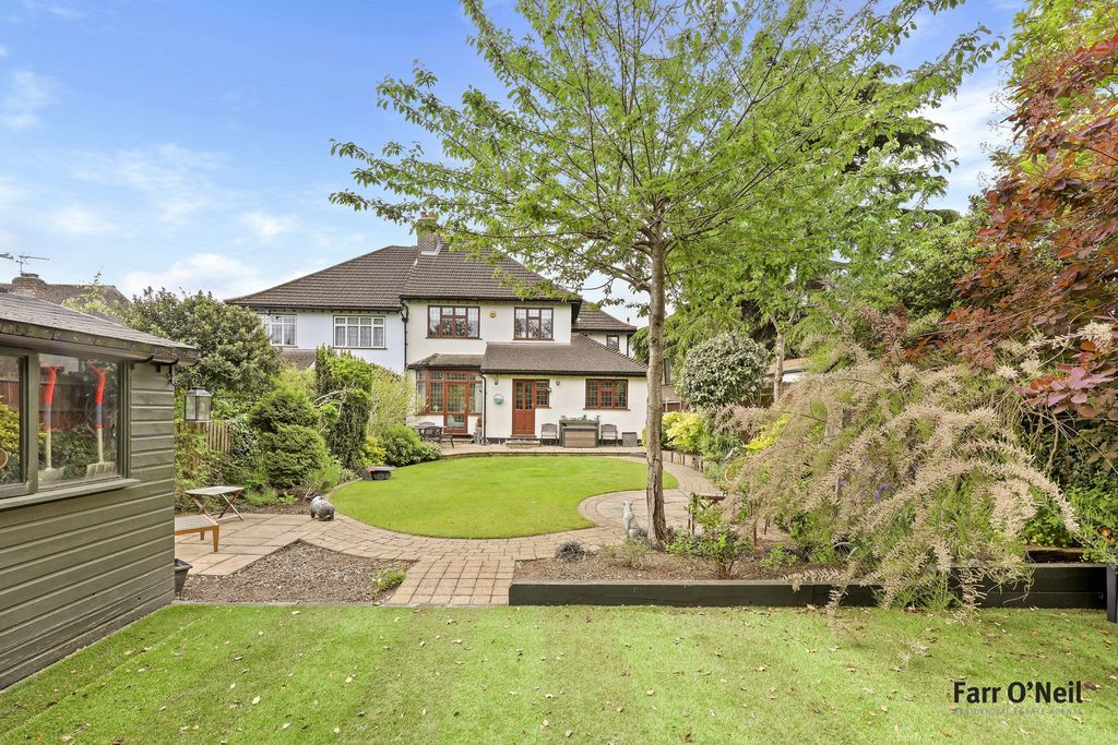 Additional image 7 of 4 bed semi-detached house for saleForest Side, Buckhurst Hill IG9