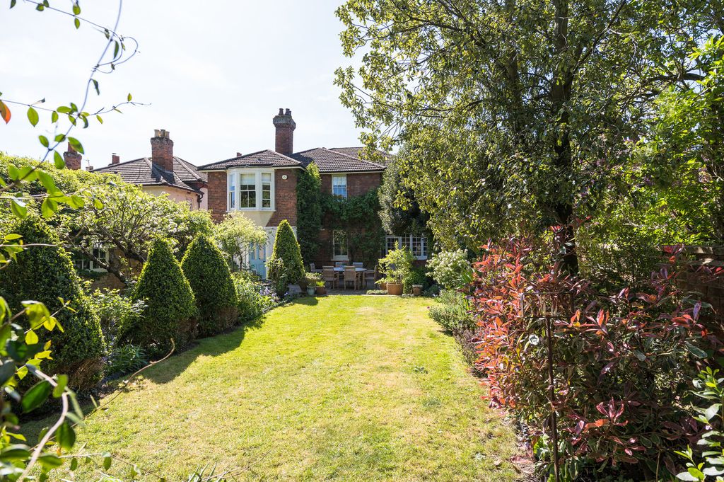 Additional image 4 of 5 bed detached house for saleChaucer Road, Bedford MK40