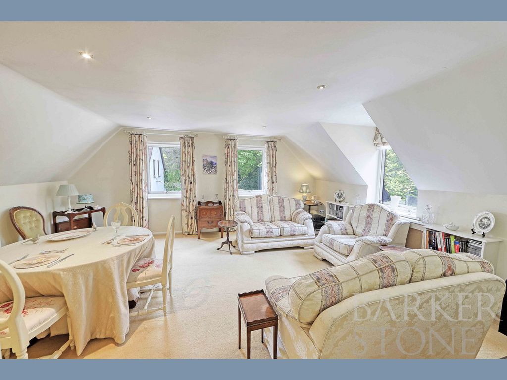 2 bed flat for saleRiversdale, Bourne End SL8 photo 4