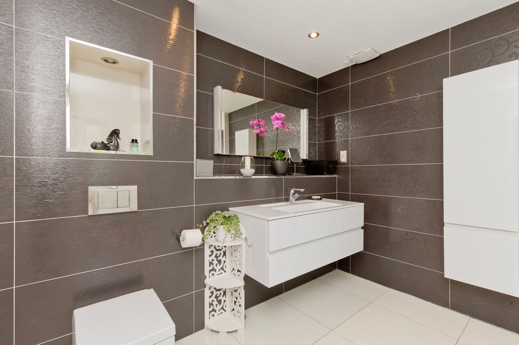 Additional image 17 of 5 bed detached house for sale24 Ravelrig Gait, Balerno, Edinburgh EH14