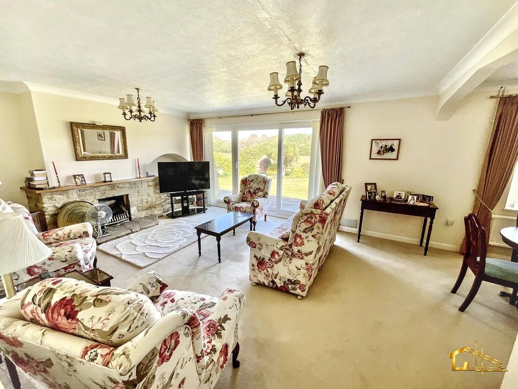Additional image 3 of 3 bed detached bungalow for saleCooden Sea Road, Cooden, Bexhill-On-Sea TN39