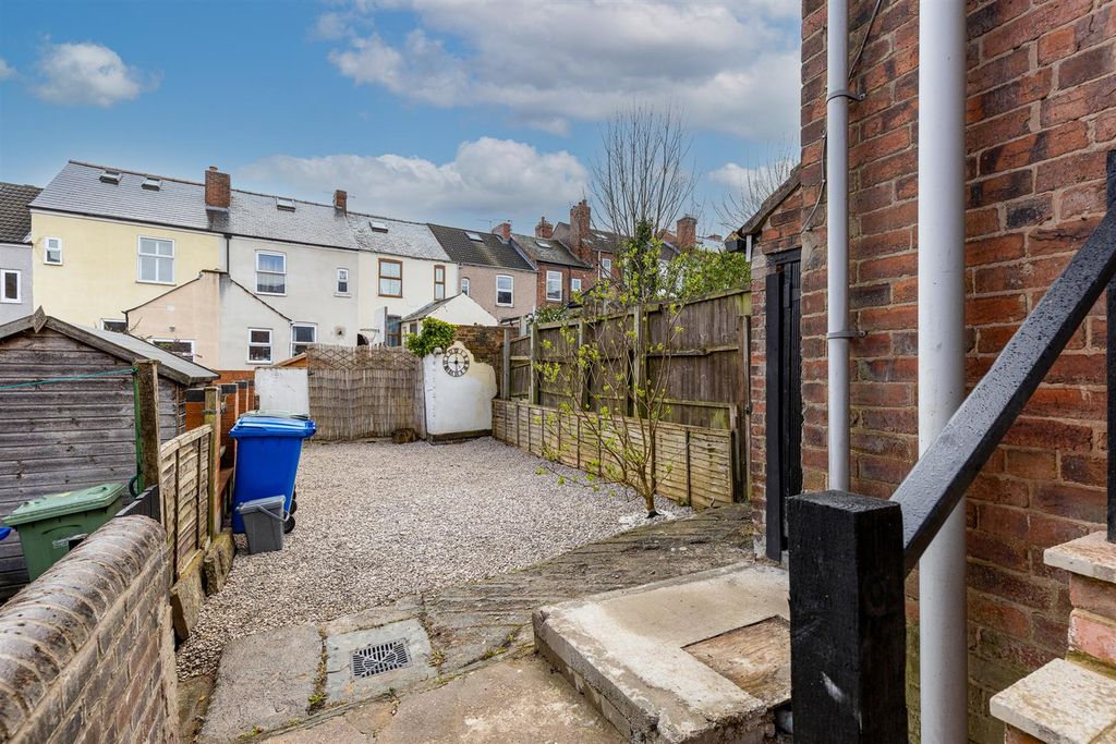 Additional image 17 of 4 bed end terrace house for saleNew Queen Street, Chesterfield S41