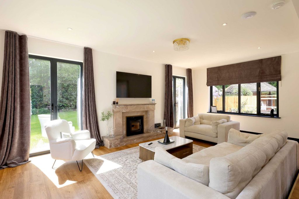 Additional image 4 of 6 bed detached house for salePenn Road, Knotty Green, Beaconsfield, Buckinghamshire HP9