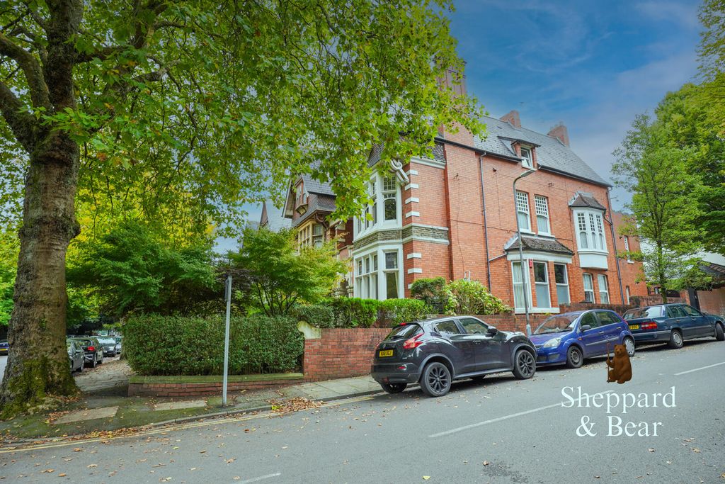 3 bed flat for saleNinian Road, Cardiff CF23