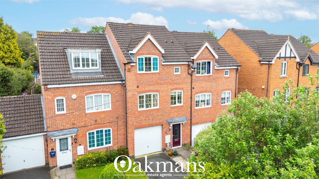 4 bed terraced house for saleMarlgrove Court, Marlbrook, Bromsgrove, Worcestershire B61