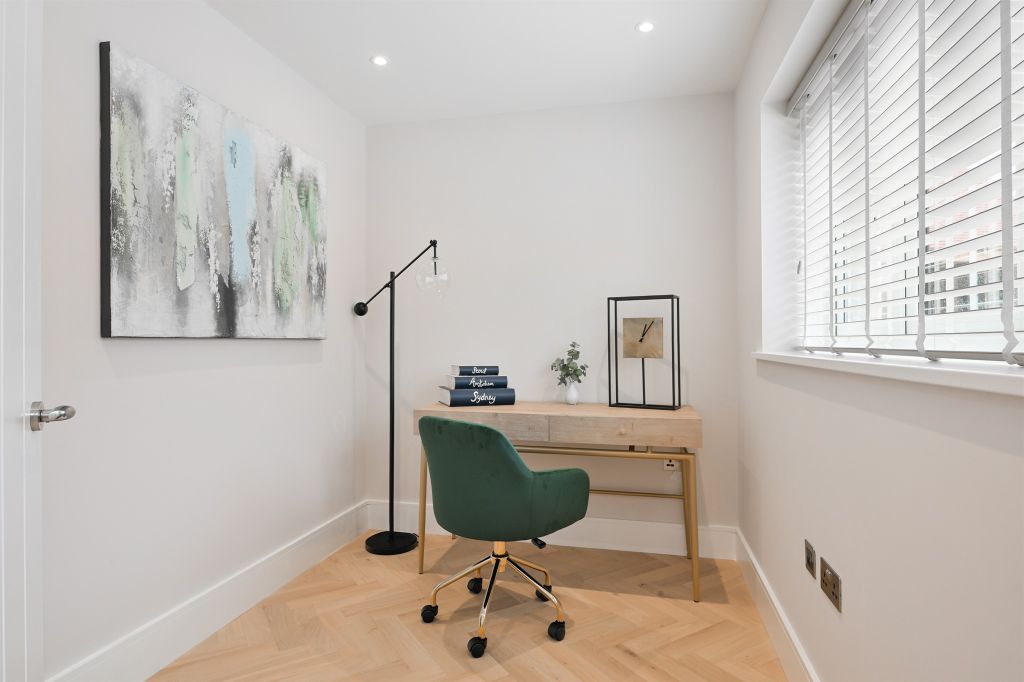 Additional image 11 of 4 bed detached house for saleHuntersfield Farm, Fairlawn Road, Banstead SM7