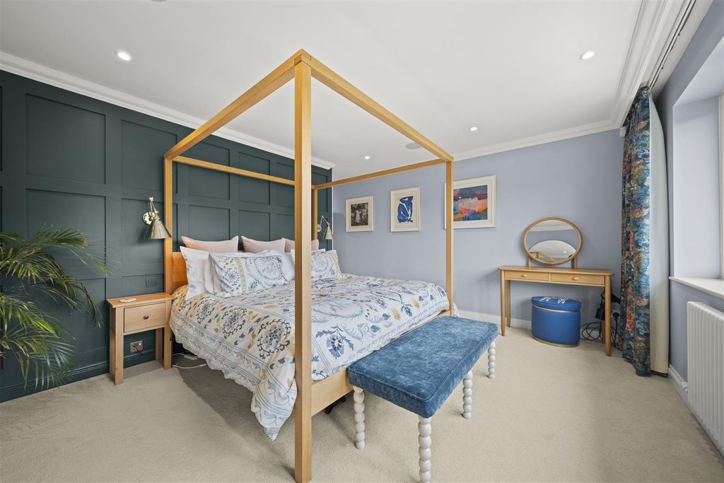 Additional image 13 of 4 bed semi-detached house for saleManor House Gardens, Abbots Langley WD5