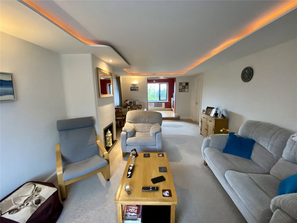 2 bed flat for saleSticklepath Hill, Sticklepath, Barnstaple, Devon EX31 photo 2
