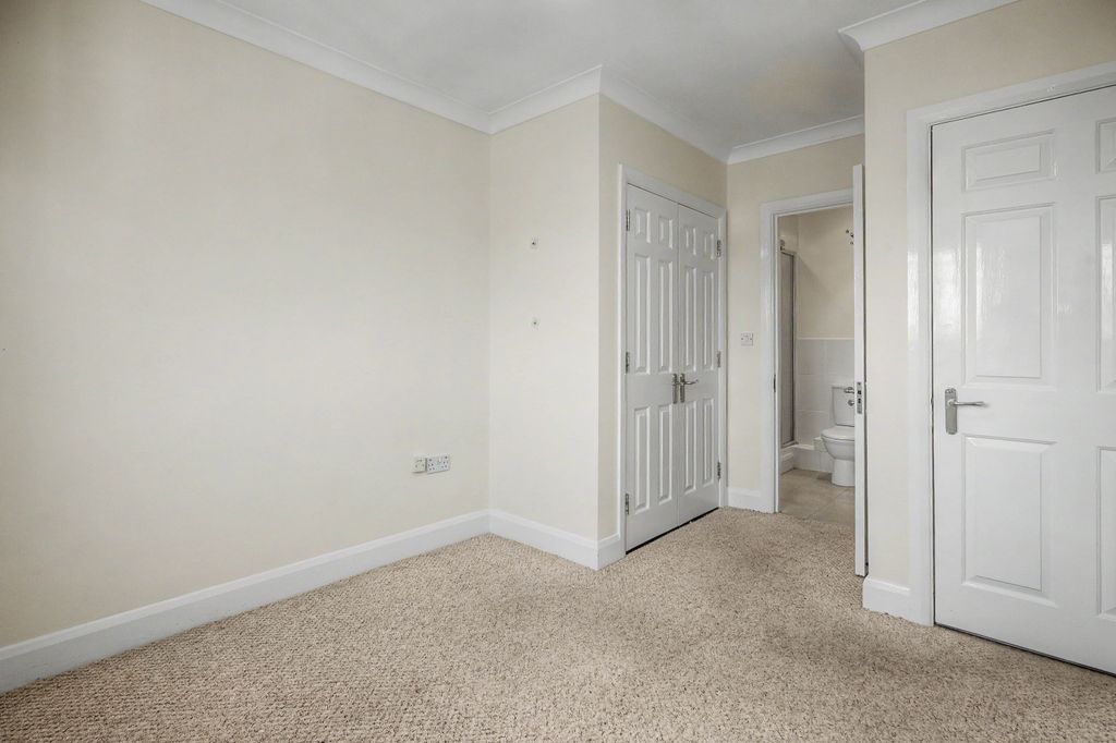Additional image 8 of 2 bed flat for saleRiver View Terrace, Abingdon OX14