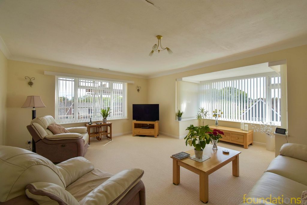 Additional image 2 of 3 bed flat for saleCollington Avenue, Bexhill-On-Sea TN39