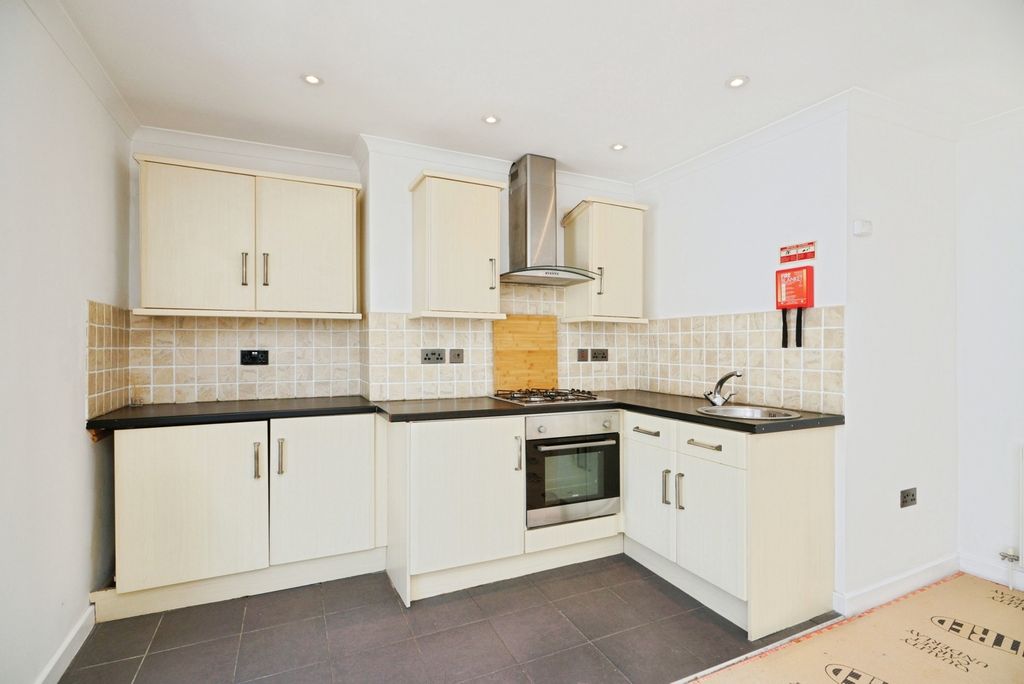 1 bed flat for saleChurch Street, Caernarfon, Gwynedd LL55