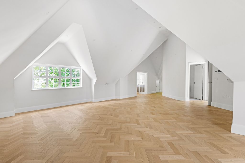 Additional image 2 of 3 bed flat for saleWoodlands Road, Bromley BR1