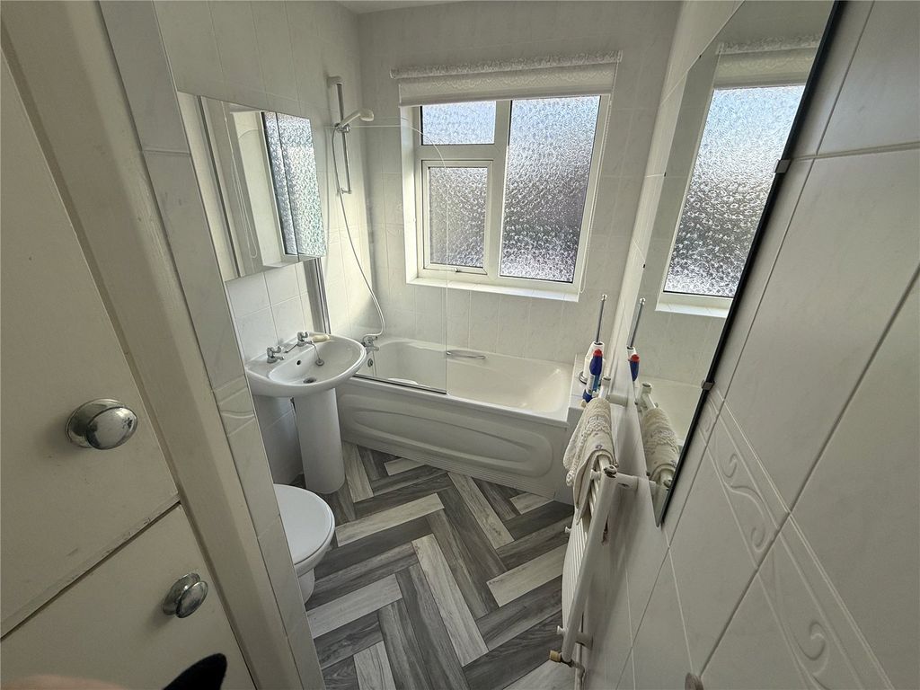 Additional image 13 of 2 bed flat for saleClifton Drive South, Lytham St. Annes, Lancashire FY8