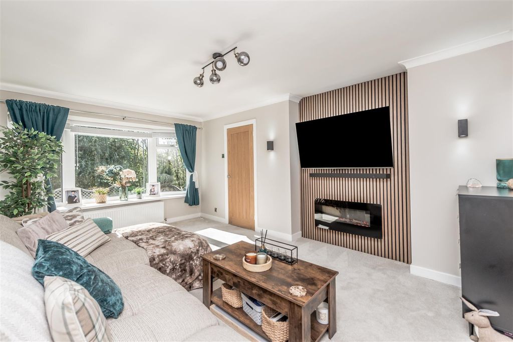 Additional image 6 of 3 bed town house for saleCliffe Park Drive, Wortley, Leeds LS12