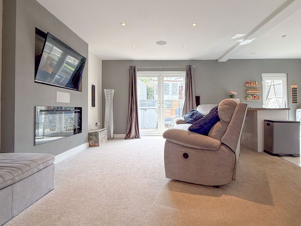Additional image 3 of 4 bed semi-detached house for saleSycamore Avenue, Newport NP19