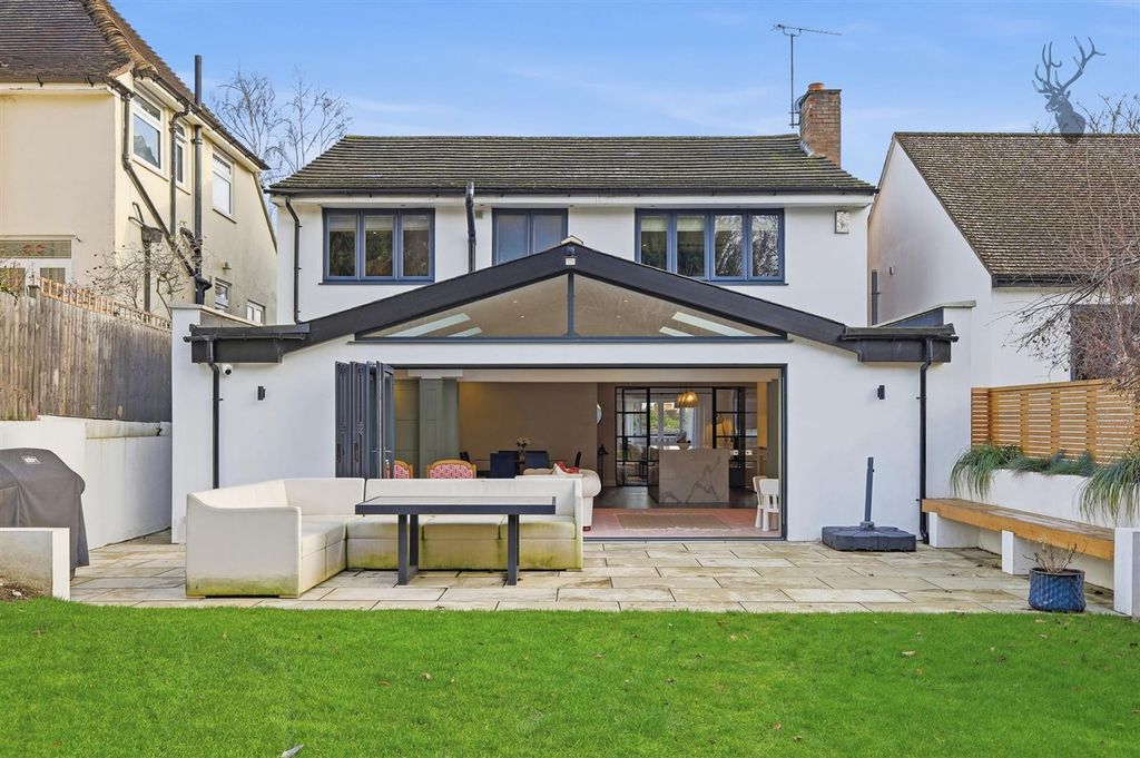 Additional image 41 of 4 bed detached house for saleRussell Road, Buckhurst Hill IG9