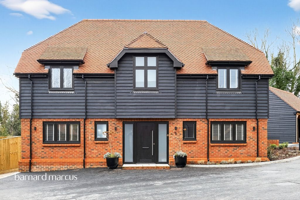 Additional image 4 of 4 bed detached house for saleHuntersfield Farm, Fairlawn Road, Banstead SM7