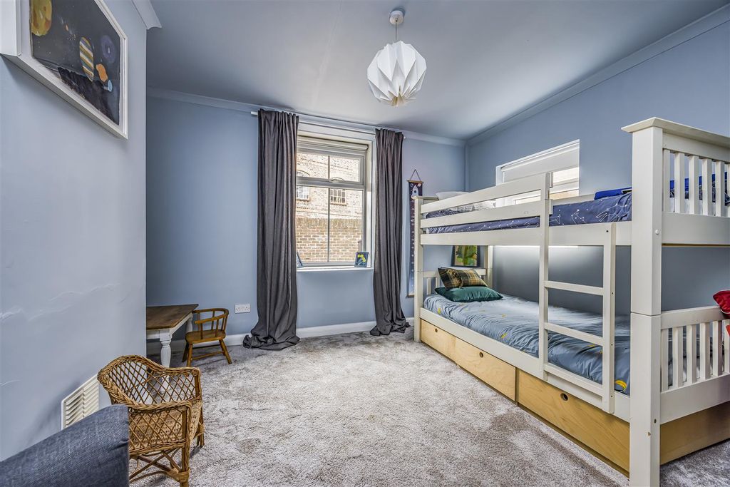 Additional image 20 of 2 bed flat for saleQueen Street, Emsworth PO10