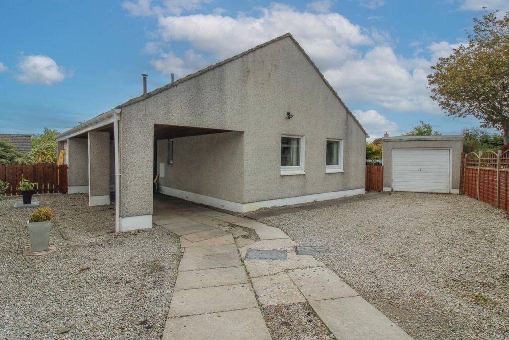 3 bed detached bungalow for sale6 Craig Avenue, Tain IV19