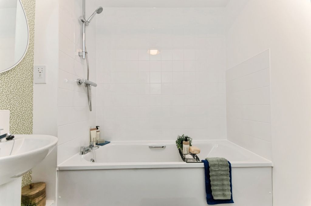 Additional image 7 of 2 bed flat for saleShow Home Available To View, Wrestwood Road, Bexhill-On-Sea, East Sussex TN40