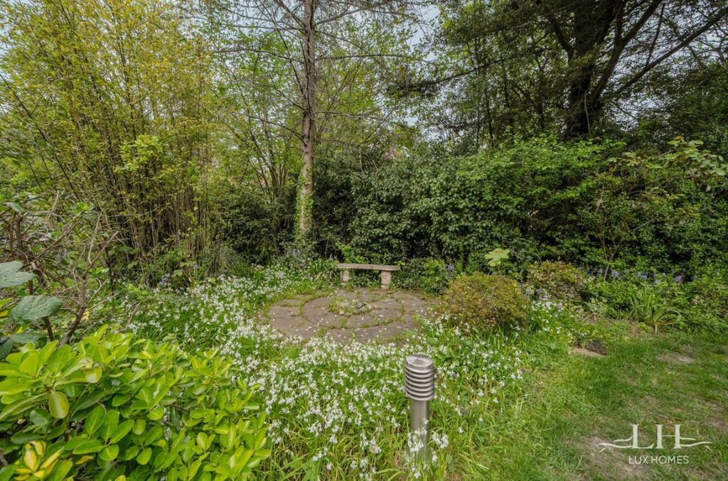 Additional image 38 of 4 bed detached house for saleNelmes Road, Emerson Park RM11