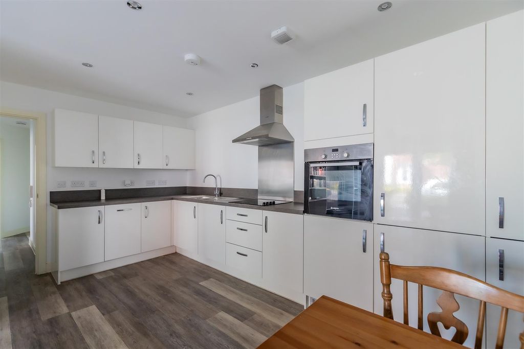Additional image 3 of 2 bed flat for saleHawthorn House, The Boulevard, Canton, Cardiff CF11