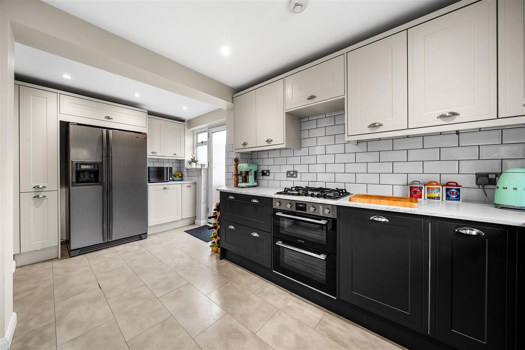 Additional image 7 of 3 bed semi-detached house for saleGarden Close, Addlestone KT15