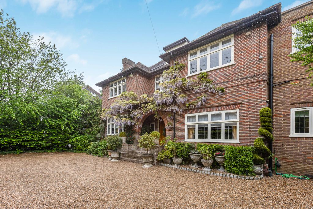 Additional image 34 of 5 bed detached house for saleCross Oak Road, Berkhamsted, Hertfordshire HP4