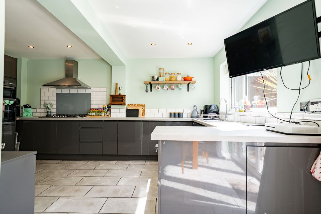 Additional image 6 of 3 bed semi-detached house for saleWhitcroft Close, Markfield, Leicestershire LE67
