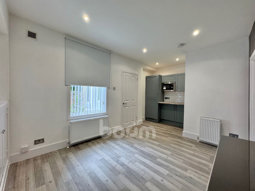 Additional image 10 of 1 bed flat for saleFlat 0/1 13 Mains Road, Beith KA15