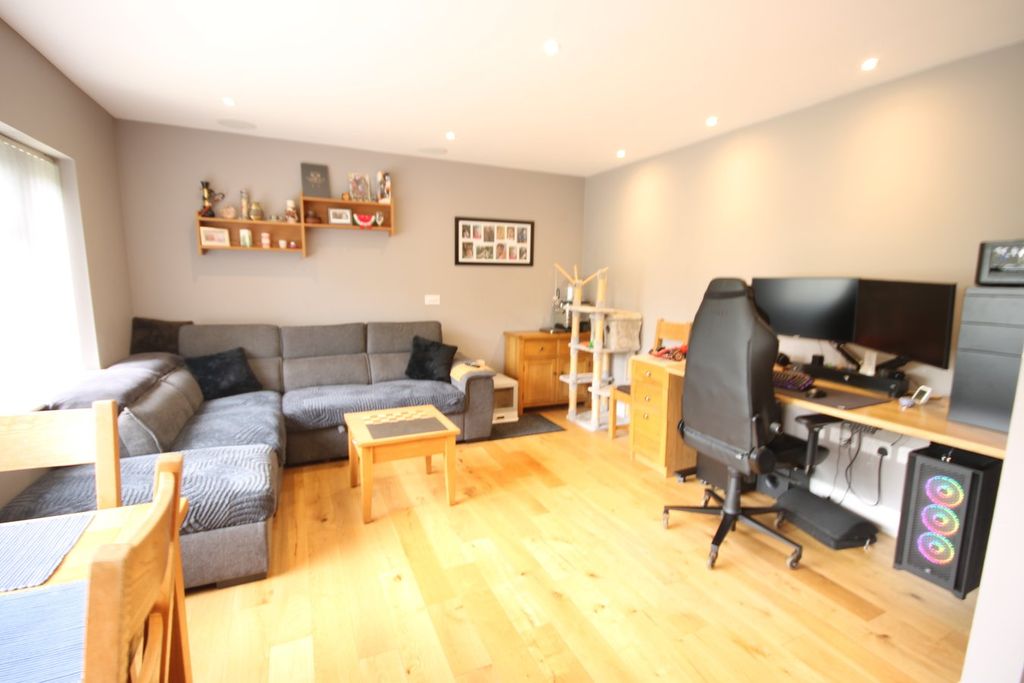 Additional image 4 of 2 bed flat for saleElizabeth Close, St Brelade JE3