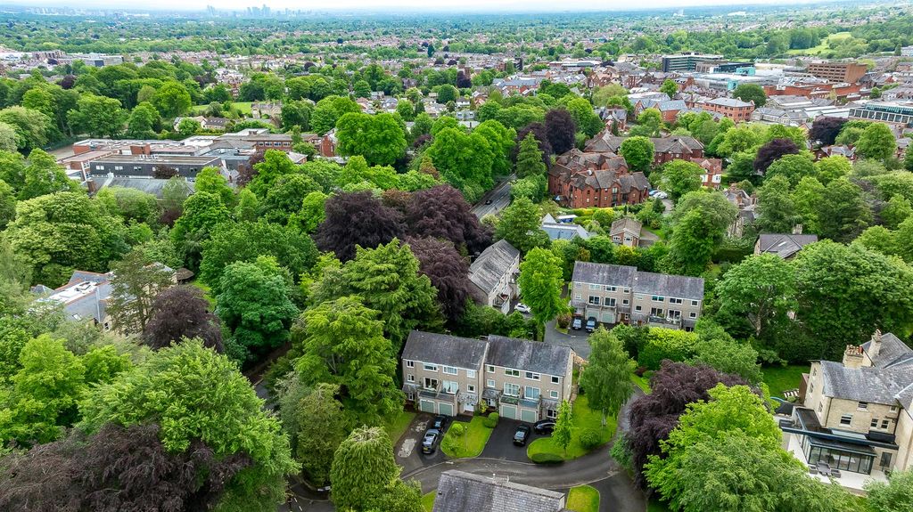 Additional image 26 of 4 bed town house for saleDunham Rise, Altrincham WA14