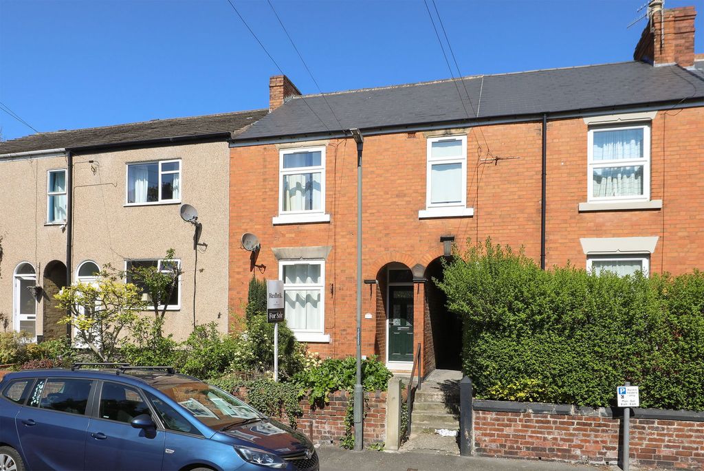 3 bed terraced house for saleNew Queen Street, Chesterfield S41