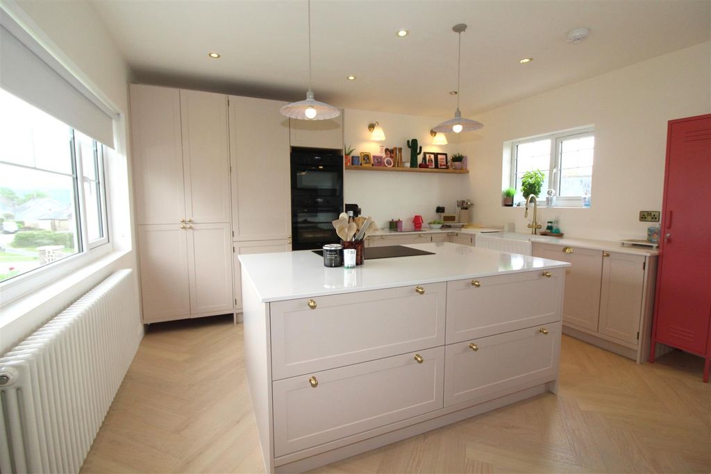 Additional image 2 of 3 bed detached bungalow for saleManor Road, Pontllanfraith, Blackwood NP12