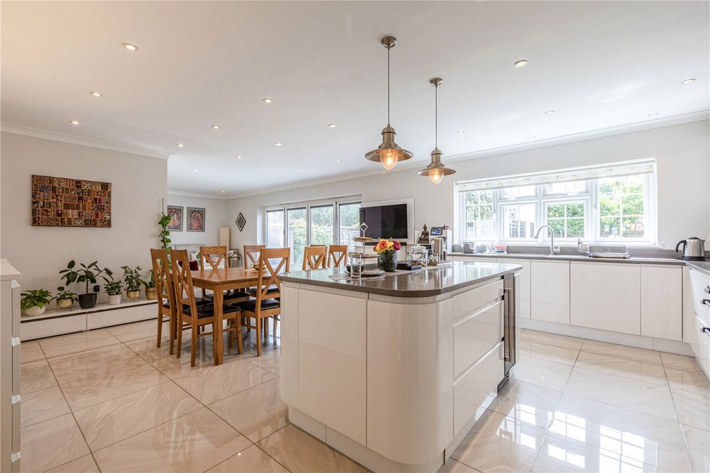 Additional image 15 of 5 bed detached house for salePinewood Avenue, New Haw, Addlestone, Surrey KT15
