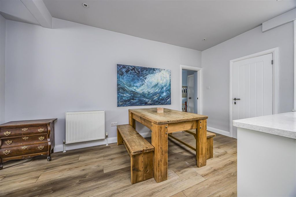 Additional image 14 of 2 bed flat for saleQueen Street, Emsworth PO10