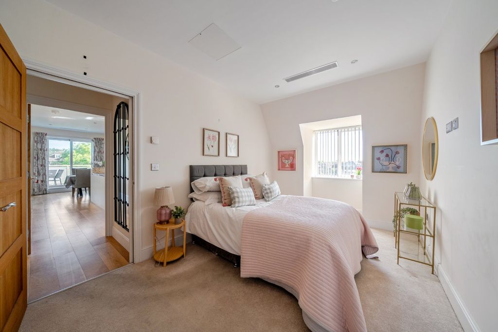 Additional image 7 of 3 bed flat for saleKemerton Road, Beckenham BR3